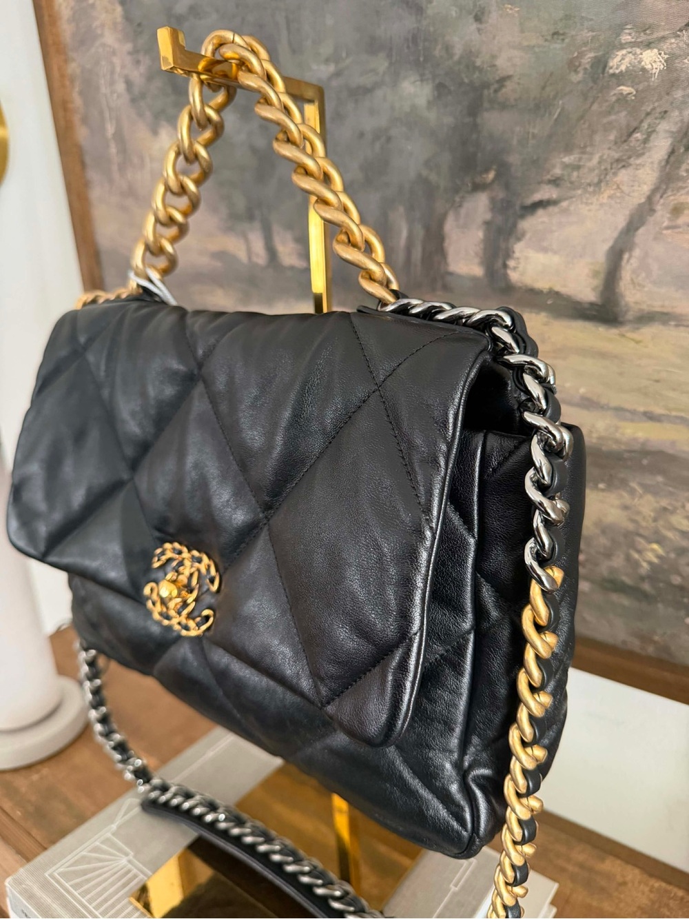 Chanel 19 Medium - Picture 5 of 15